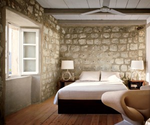 590stone_bedroom_walls_interior_design.jpg